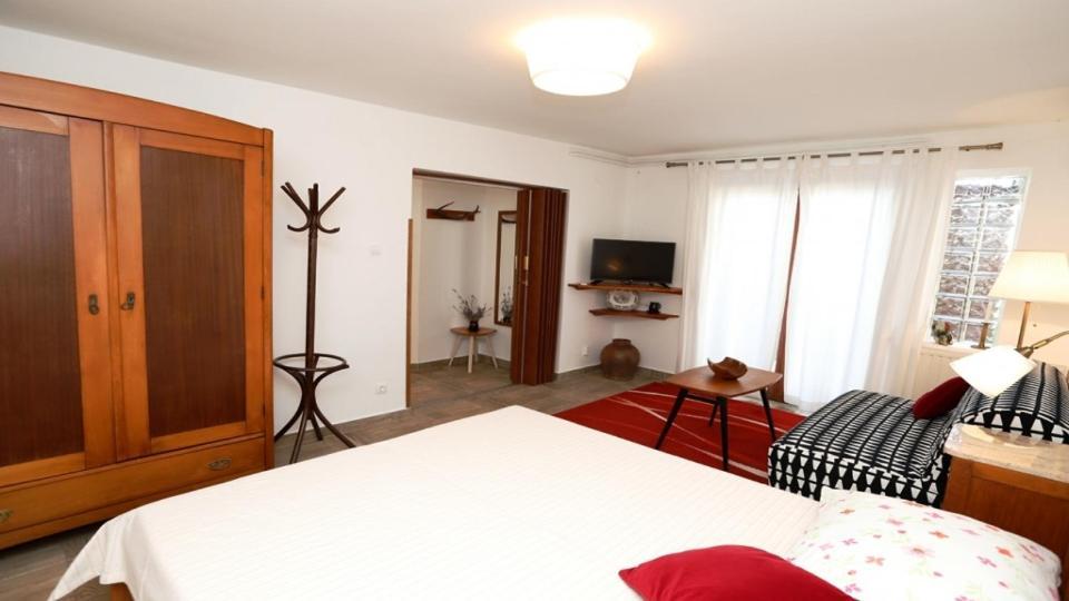 Apartment Vesna With Terrace Башка Екстер'єр фото