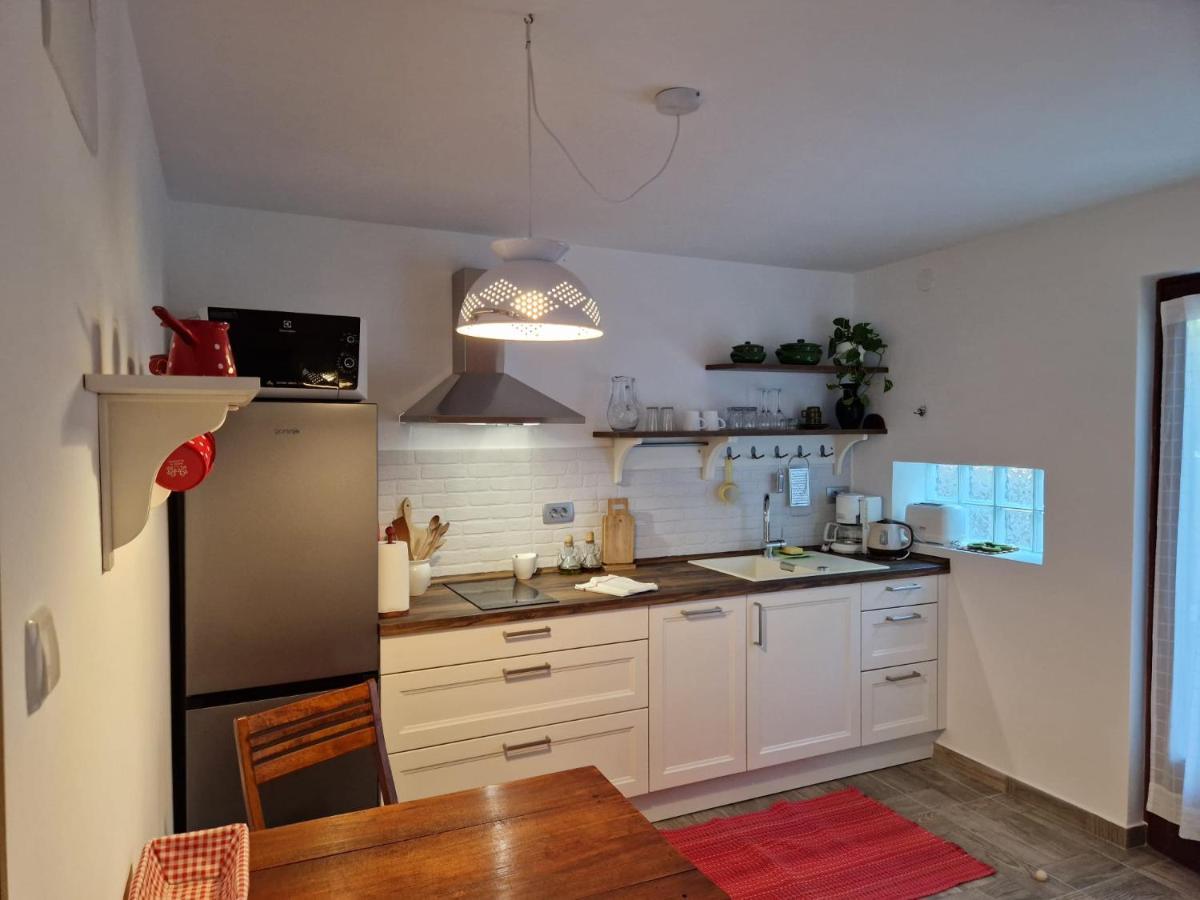 Apartment Vesna With Terrace Башка Екстер'єр фото