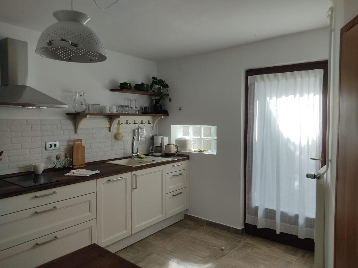 Apartment Vesna With Terrace Башка Екстер'єр фото
