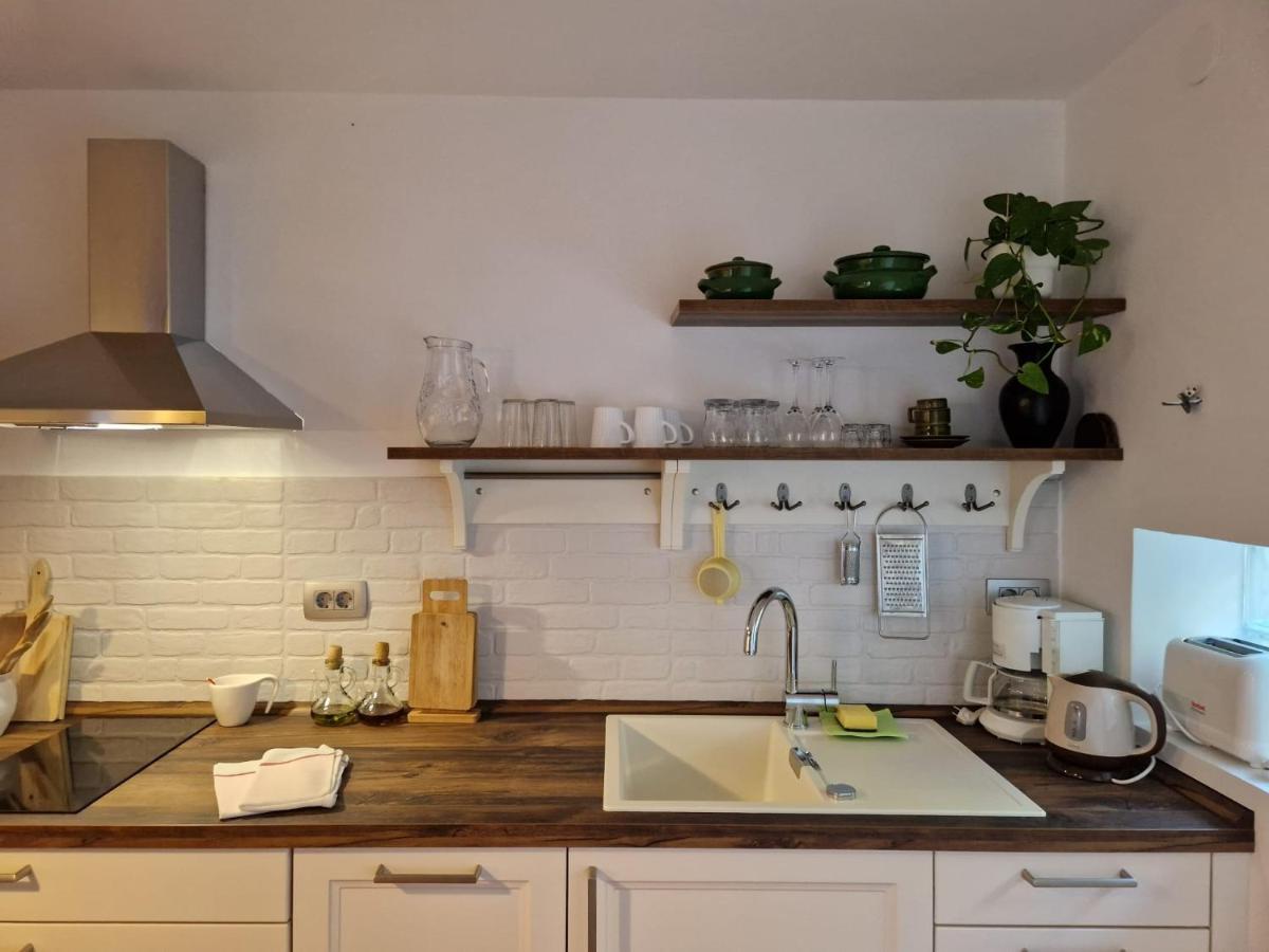 Apartment Vesna With Terrace Башка Екстер'єр фото