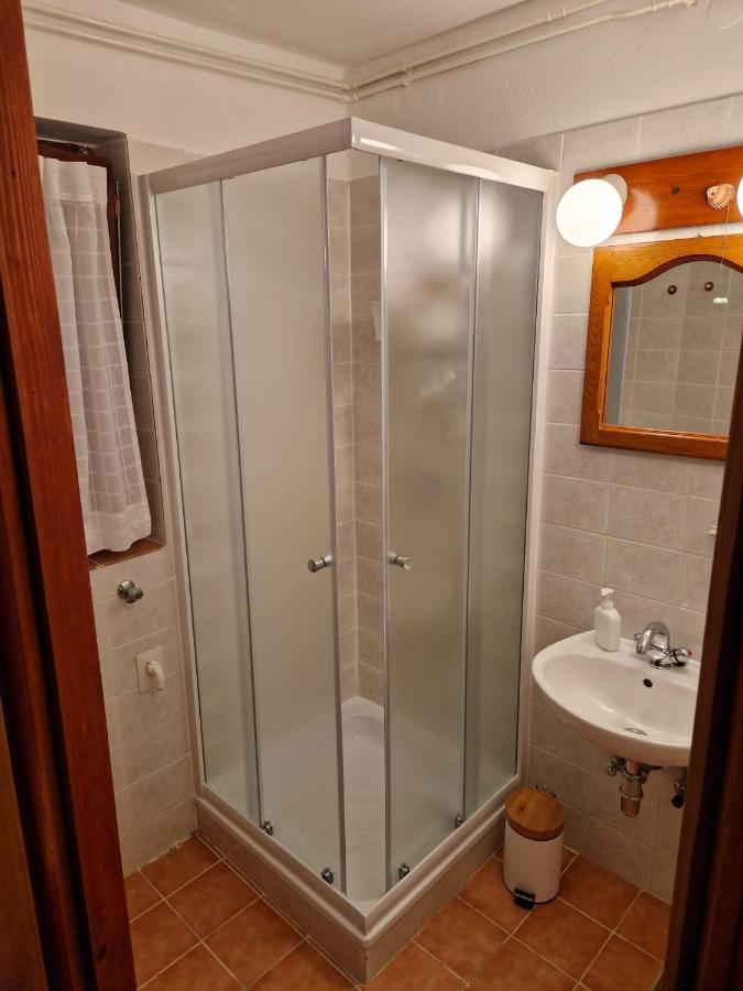 Apartment Vesna With Terrace Башка Екстер'єр фото